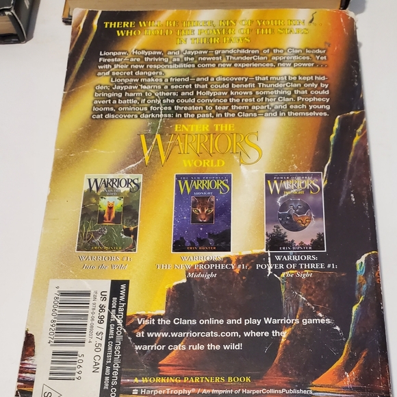 Warriors Erin Hunter 7 Book Set w/2 - 1st Edition Hardcovers & 5 Paperbacks - Picture 15 of 15